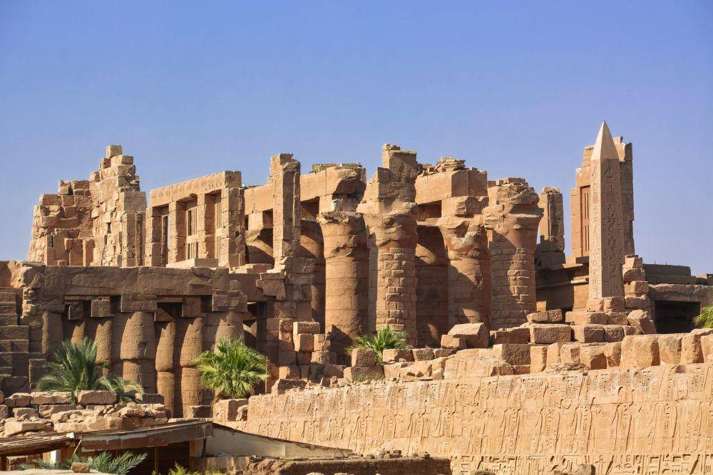 Kuil Karnak (unsplash.com/Jeremy Bezanger)