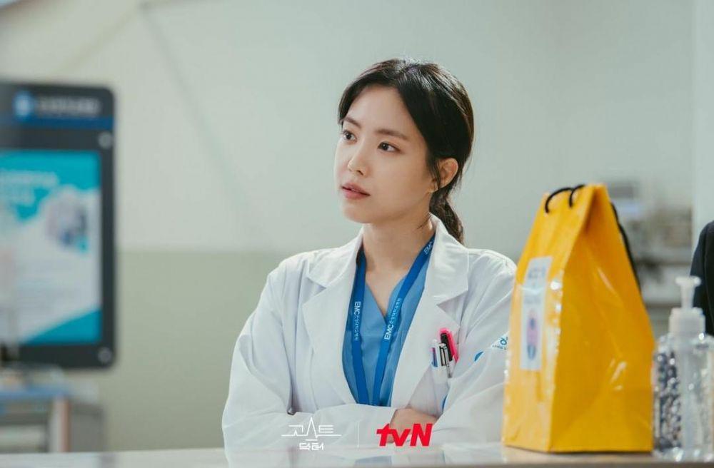 Son Na Eun di drama Ghost Doctor (instagram.com/tvn_drama)