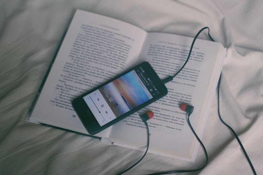 5 Aplikasi Audiobook dengan Koleksi Lengkap dan Unik