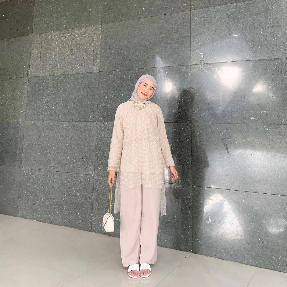 outfit kondangan dengan celana kulot yang mudah disontek (instagram.com/khurilmifathur)