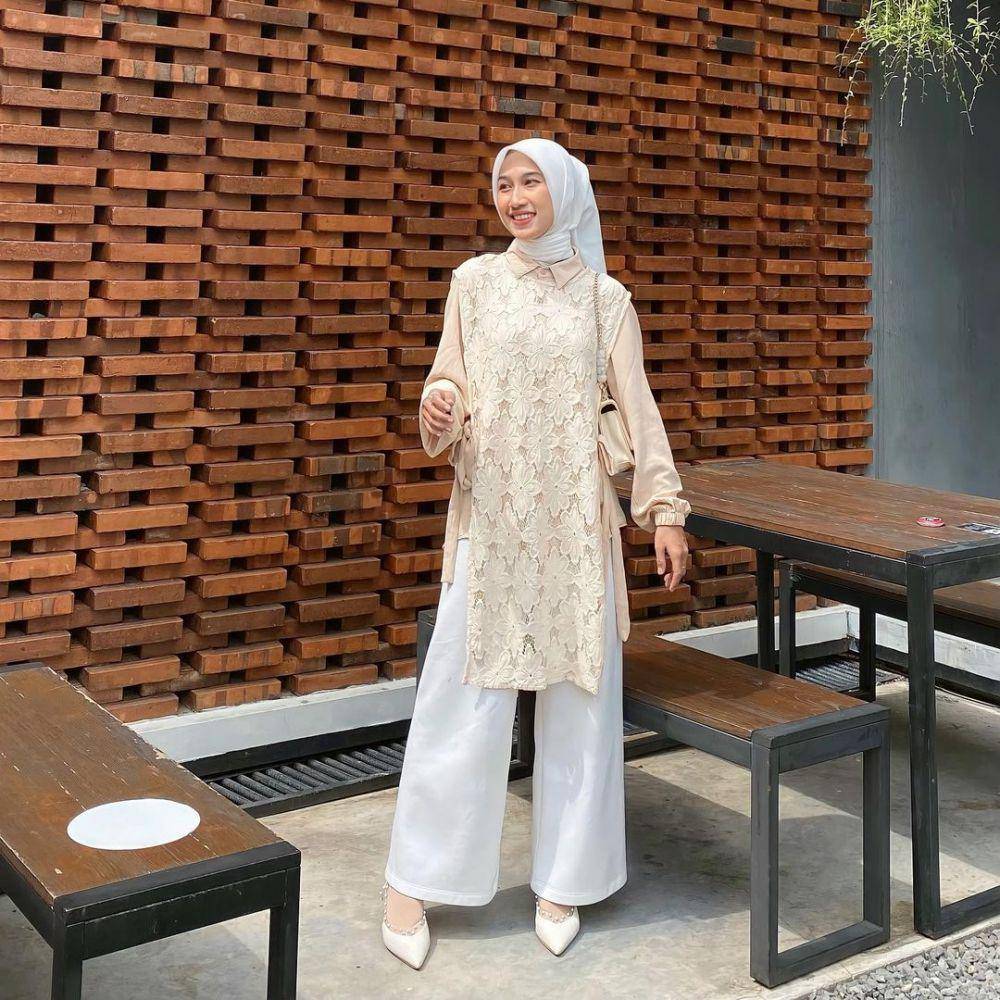 outfit kondangan dengan celana kulot yang mudah disontek (instagram.com/fachrisaa_)