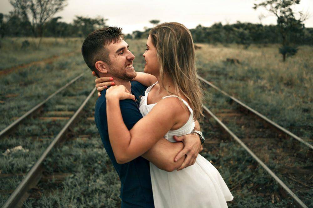 ilustrasi pasangan romantis (pexels.com/orione Conceição)