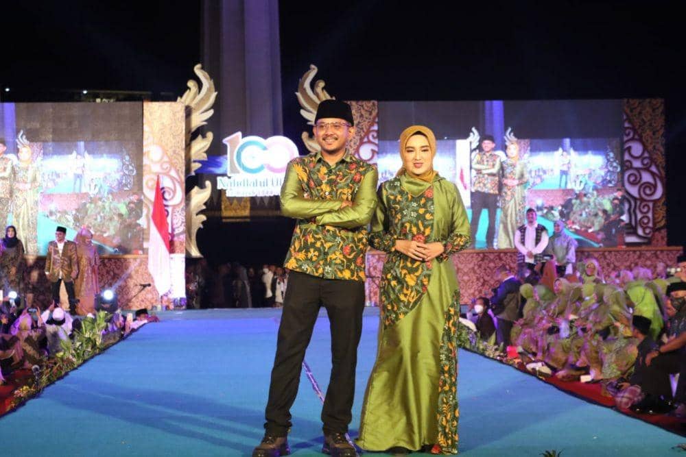 Gelaran Tupal Fashion Night di acara Kick off 1 Abad NU, Kamis (29/7/2022). (Dok. Humas Pemprov Jatim)