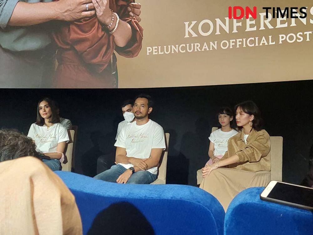 Pemain Film Noktah Merah Perkawinan pada peluncuran poster dan trailer pada Kamis (28/7/2022) (IDN Times/Erfah Nanda)