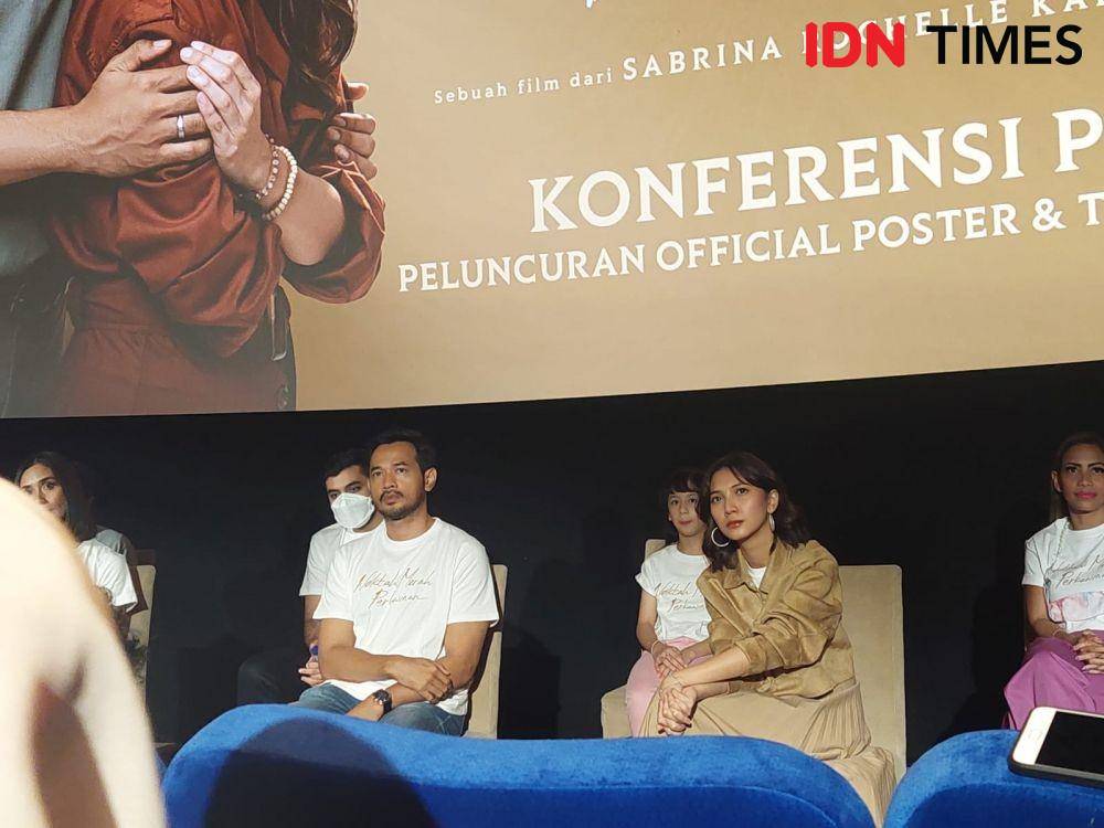 Pemain Film Noktah Merah Perkawinan pada peluncuran poster dan trailer pada Kamis (28/7/2022) (IDN Times/Erfah Nanda)