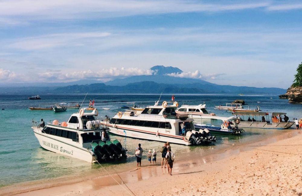 9 Potret Menakjubkan Mushroom Bay Bali, Punya Segudang Pesona Memikat!