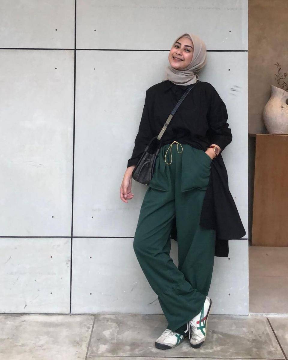inspirasi outfit warna emerald green untuk hijabers (instagram.com/diantyy.a)