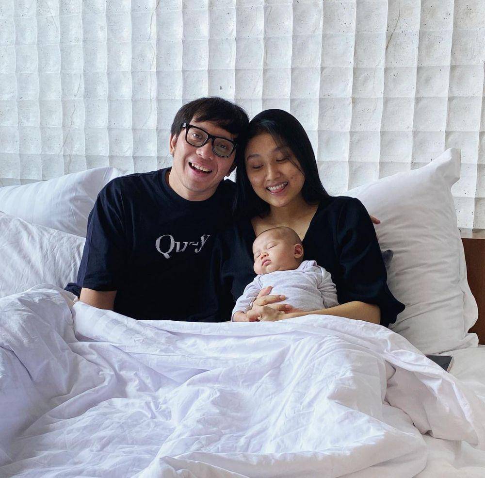 potret keluarga Adit Insomnia (instagram.com/angie.zaini)