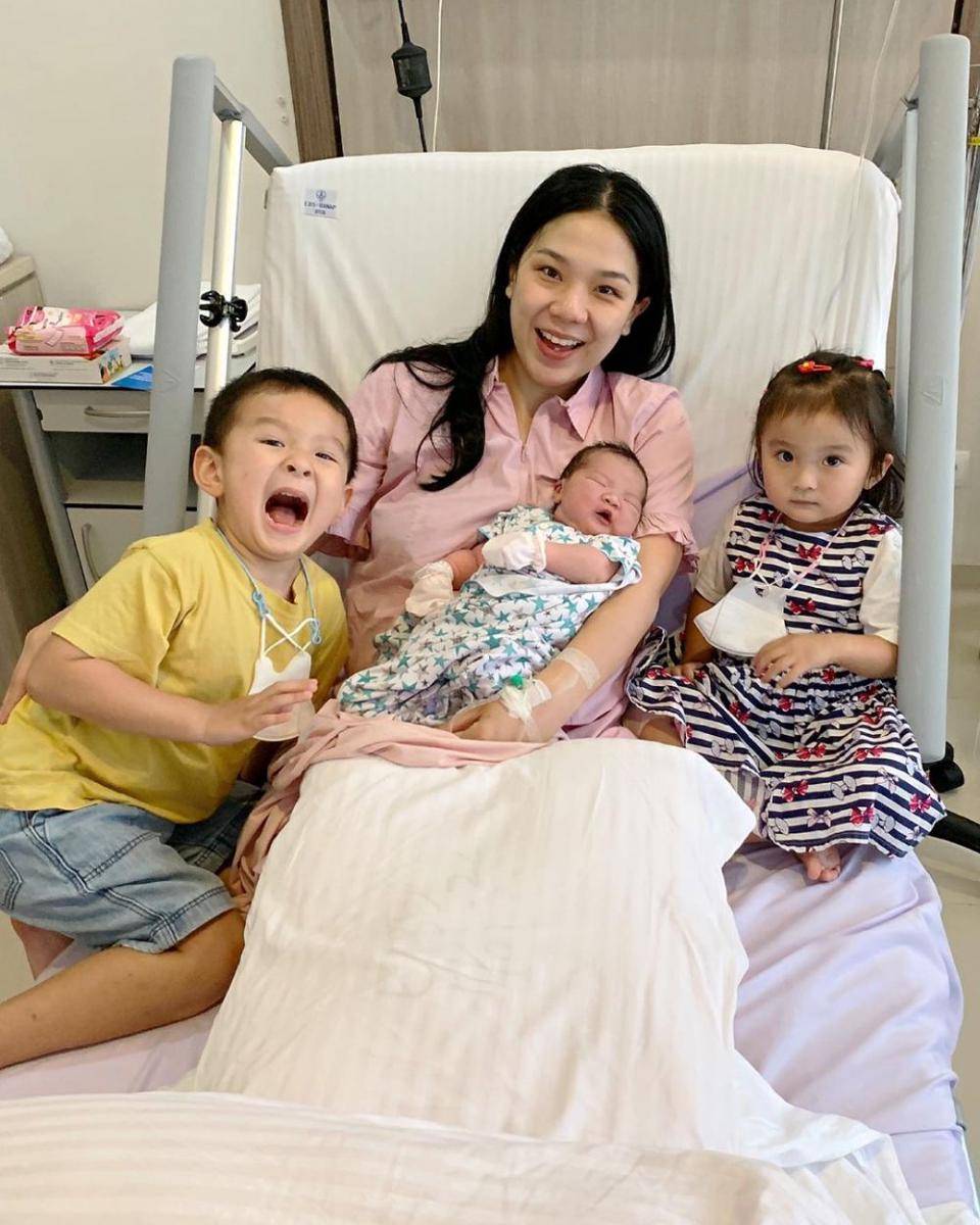 potret ketiga anak chef Devina Hermawan (instagram.com/devinahermawan)