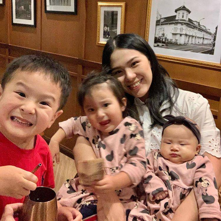 potret ketiga anak chef Devina Hermawan (instagram.com/devinahermawan)