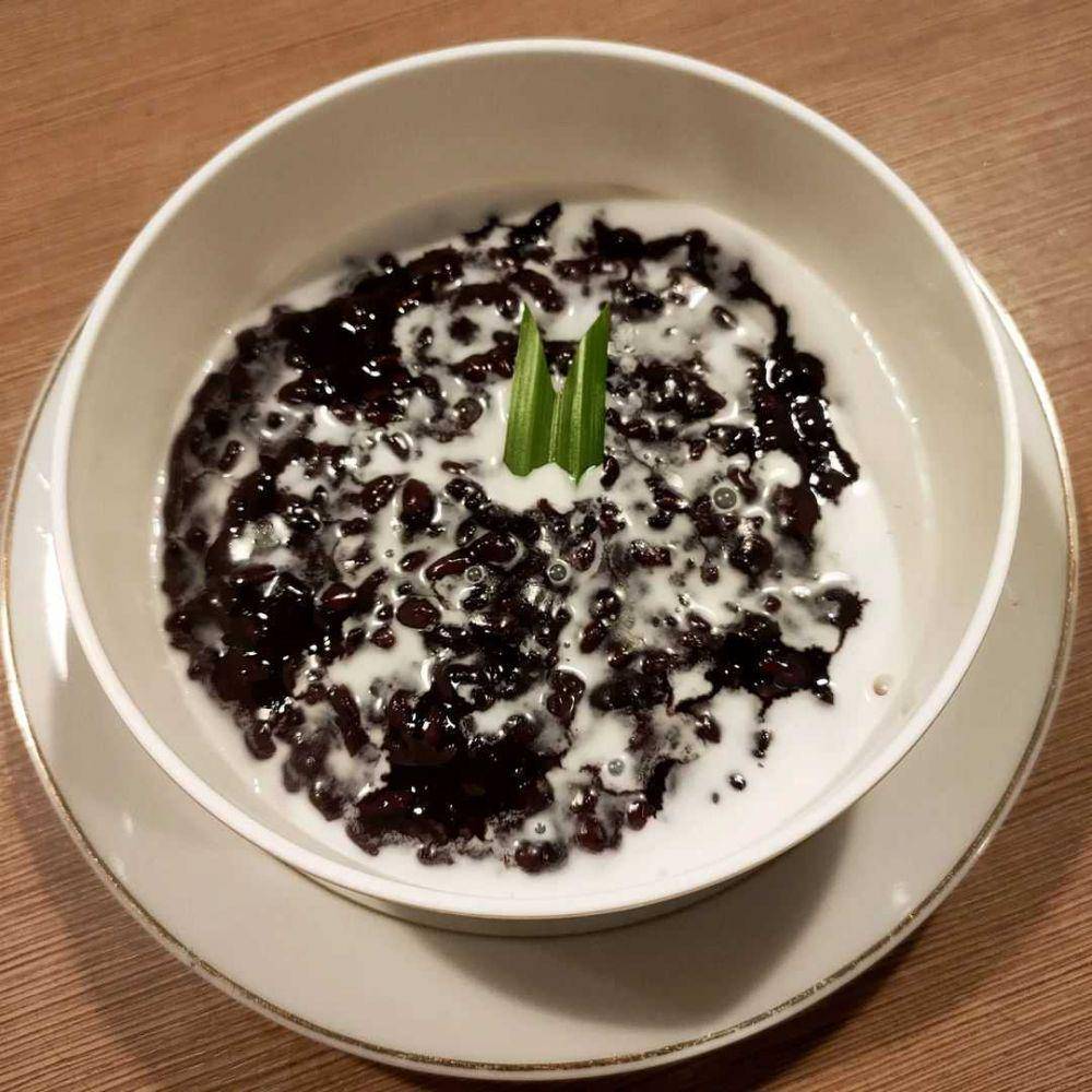 Bubur ketan hitam (instagram.com/finnymuwarman)