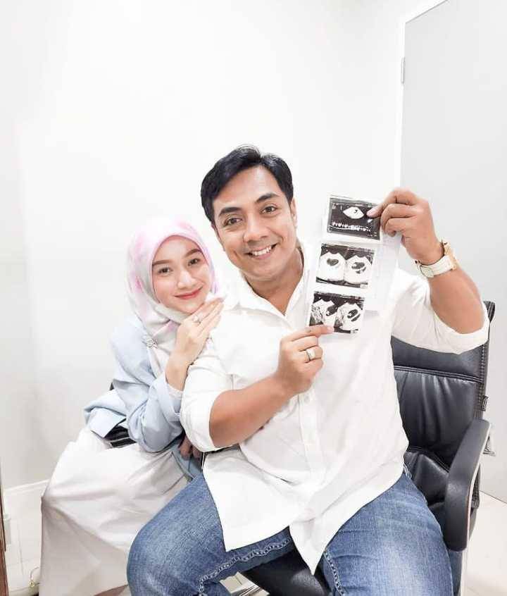 Potret Indri Giana & suami (instagram.com/_indrigiana_)