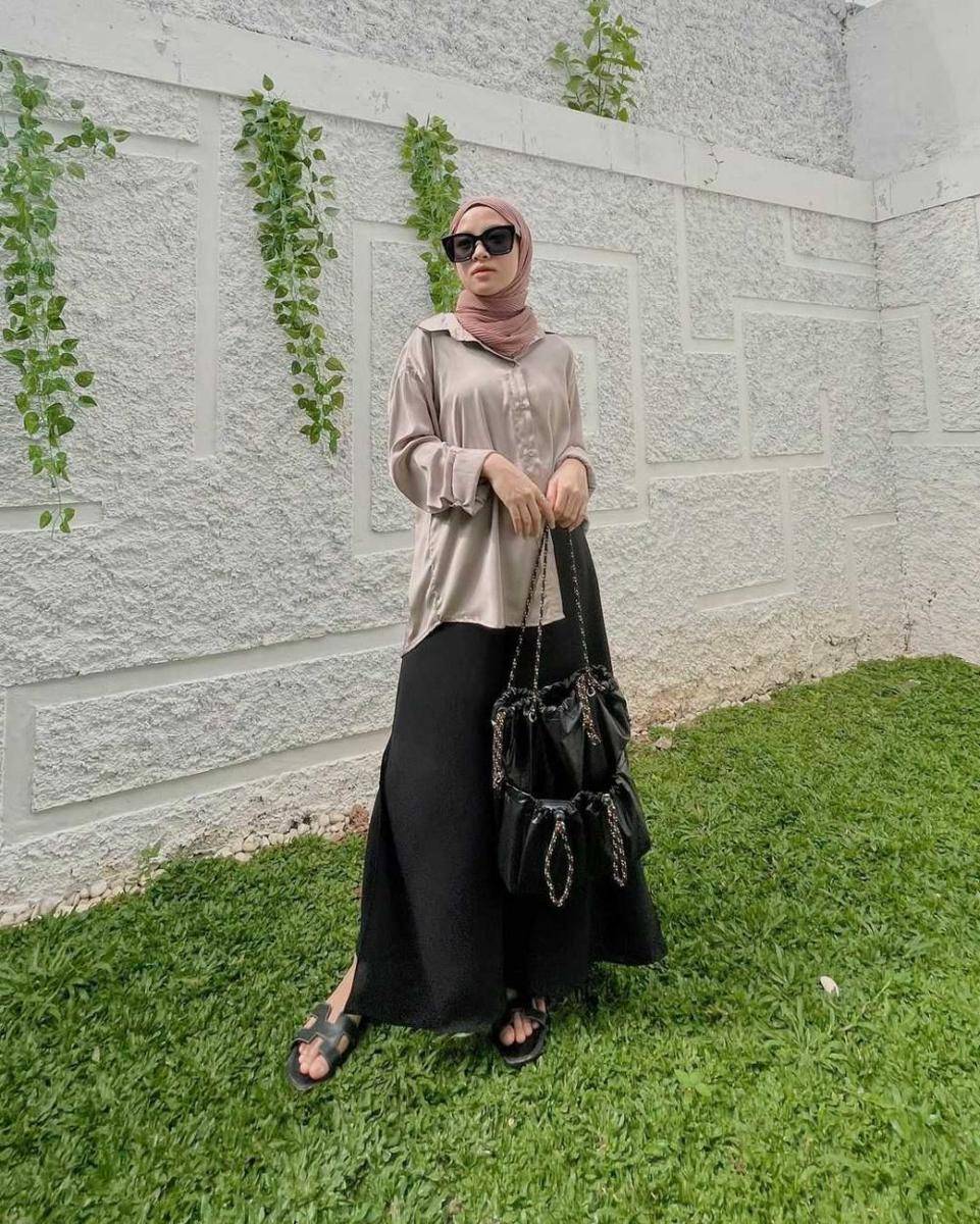 Daily Outfit Nissa Sabyan (instagram.com/nissa_sabyan)
