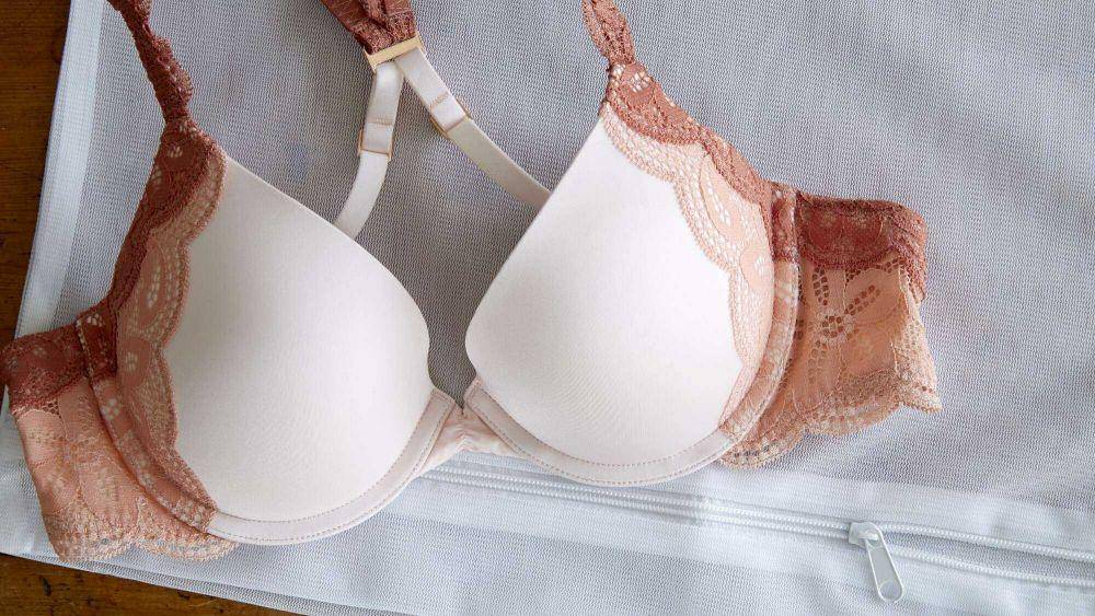 ilustrasi tas laundry bra (marthastewart.com/LUCY SCHAEFFER)