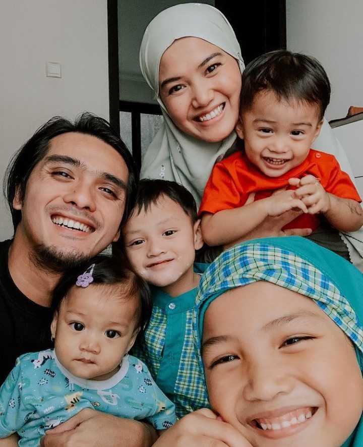 Potret keluarga Ricky Harun (instagram.com/keluargamoyapoya)