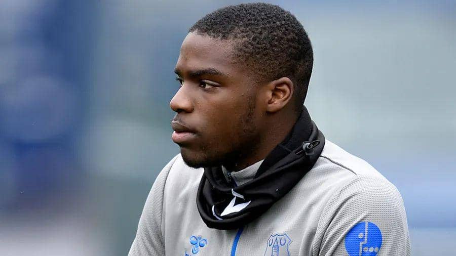 Niels Nkounkou (evertonfc.com)