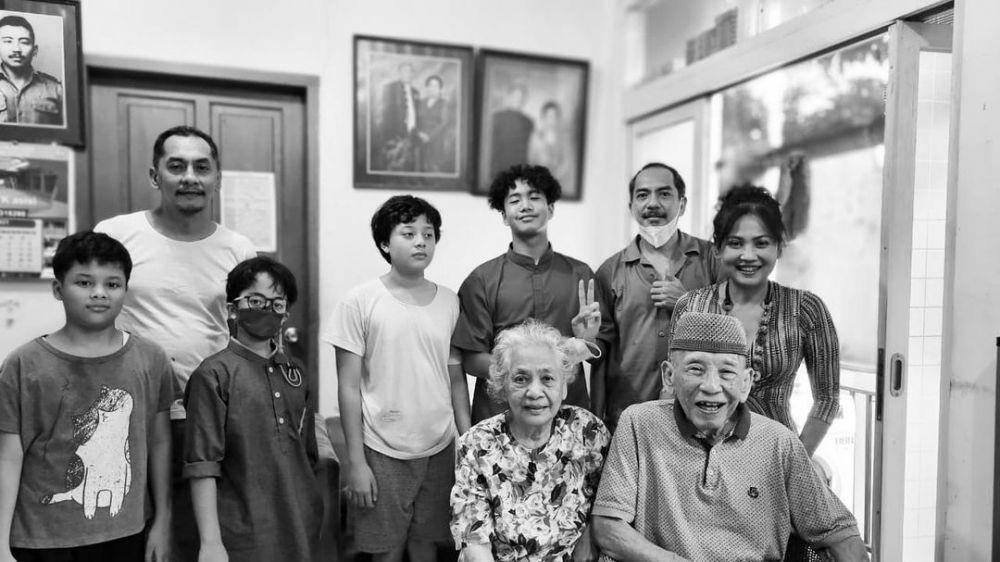 Kenangan Indra Birowo dan ayah (Instagram.com/indrabirowox)