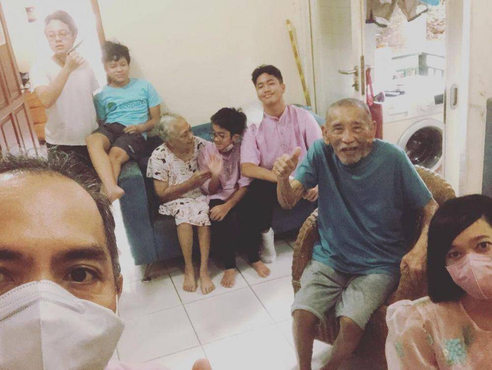 Kenangan Indra Birowo dan ayah (Instagram.com/indrabirowox)