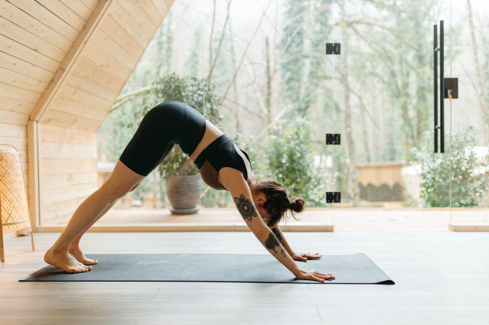 5 Gerakan Yoga untuk Mengatasi Migrain, Mudah Dilakukan