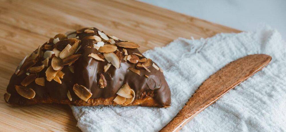 ilustrasi chocolate sugar bread (pexels.com/Jess Loiterton)