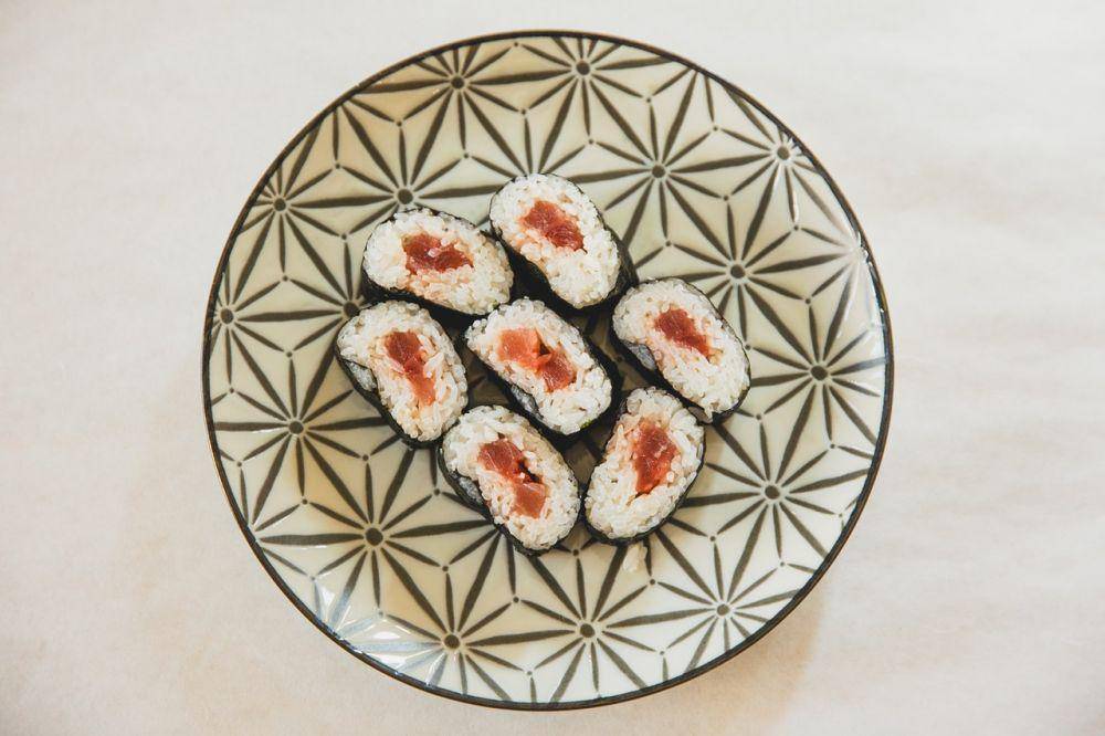 ilustrasi sushi sosis (pexels.com/Ryutaro Tsukata)