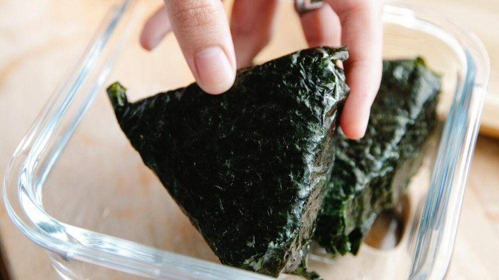 ilustrasi onigiri sosis telur (pexels.com/Sarah Chai)