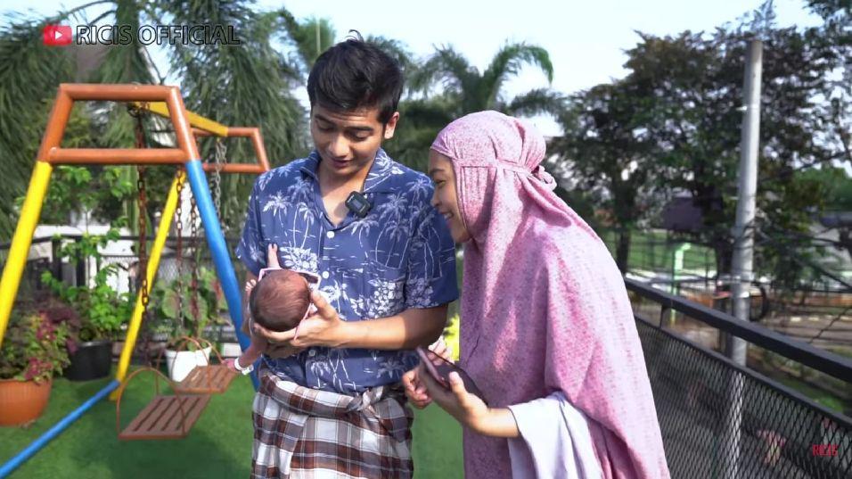 10 Momen Anak Ria Ricis Berjemur untuk Pertama Kalinya