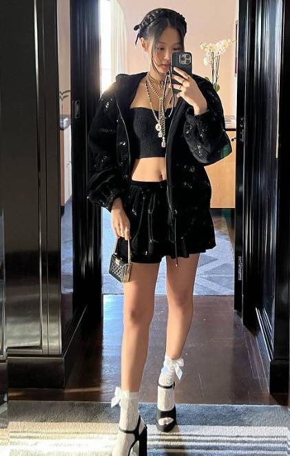 Jennie BLACKPINK (https://www.instagram.com/jennierubyjane/)