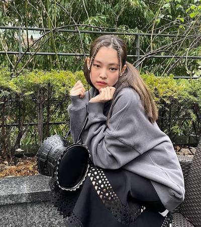 Jennie BLACKPINK (https://www.instagram.com/jennierubyjane/)