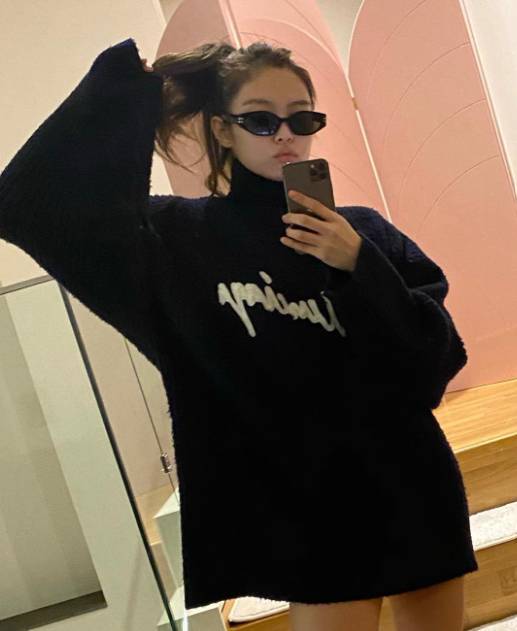 Jennie BLACKPINK (https://www.instagram.com/jennierubyjane/)