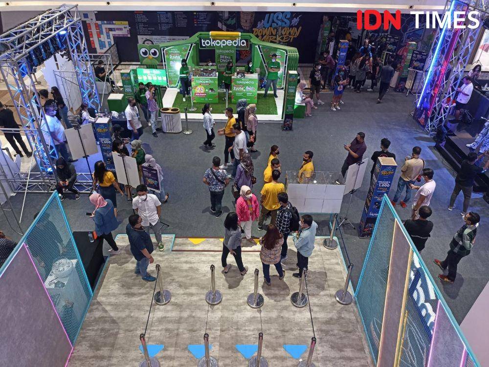 Urban Sneaker Society (USS) kembali mengadakan event USS Downtown Market di Kota Medan, pada tanggal 29 sampai 31 Juli 2022. (IDN Times/Masdalena Napitupulu)