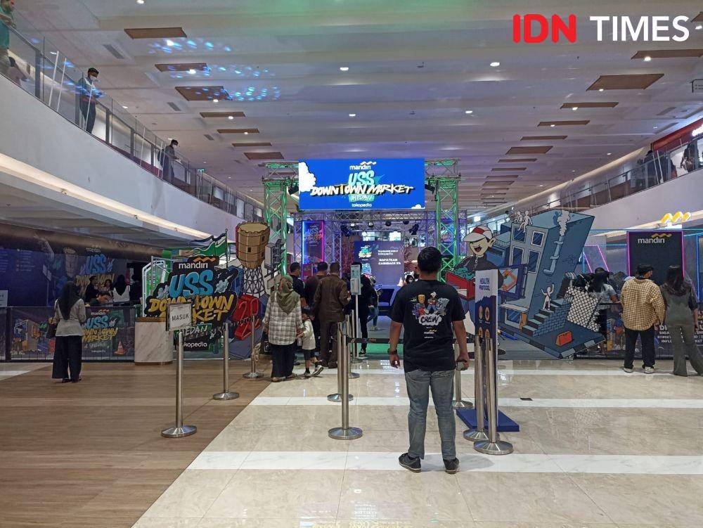 Urban Sneaker Society (USS) kembali mengadakan event USS Downtown Market di Kota Medan, pada tanggal 29 sampai 31 Juli 2022. (IDN Times/Masdalena Napitupulu)