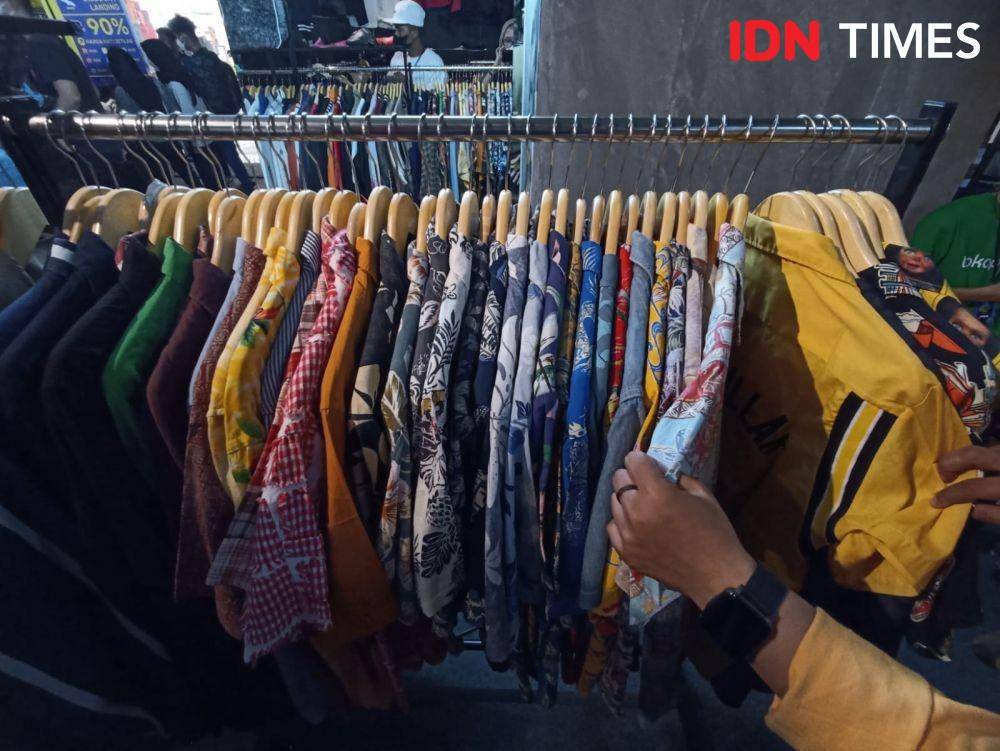 Urban Sneaker Society (USS) kembali mengadakan event USS Downtown Market di Kota Medan, pada tanggal 29 sampai 31 Juli 2022. (IDN Times/Masdalena Napitupulu)