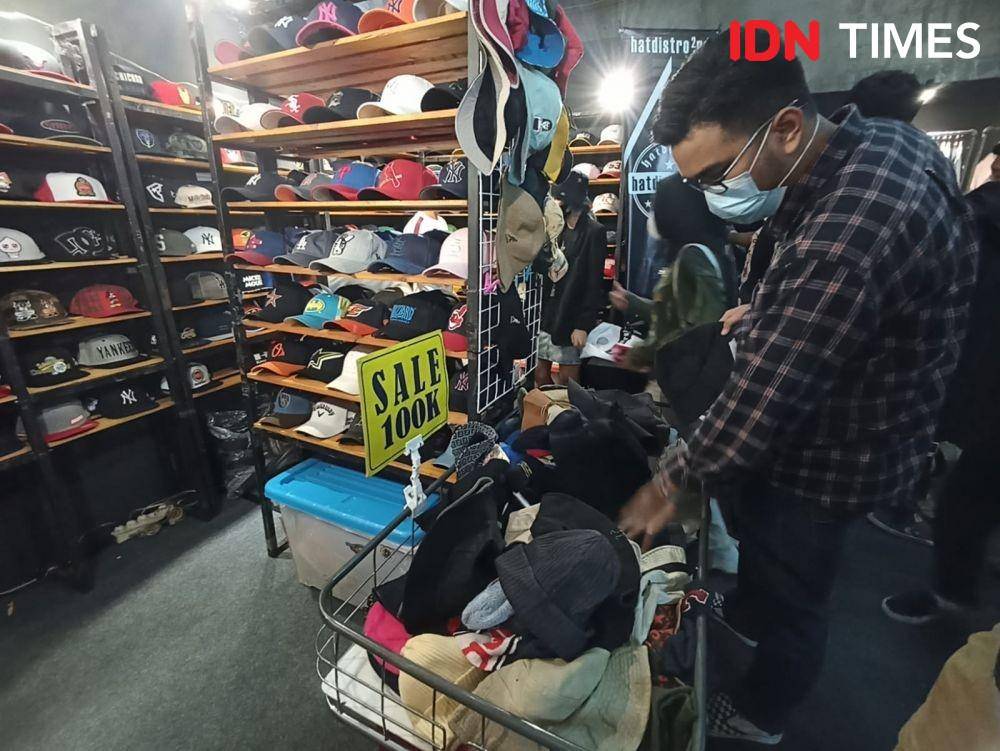Urban Sneaker Society (USS) kembali mengadakan event USS Downtown Market di Kota Medan, pada tanggal 29 sampai 31 Juli 2022. (IDN Times/Masdalena Napitupulu)