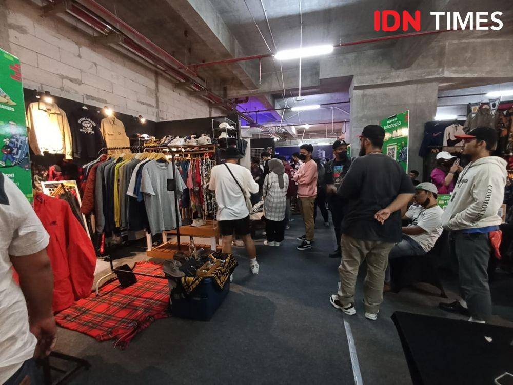 Urban Sneaker Society (USS) kembali mengadakan event USS Downtown Market di Kota Medan, pada tanggal 29 sampai 31 Juli 2022. (IDN Times/Masdalena Napitupulu)