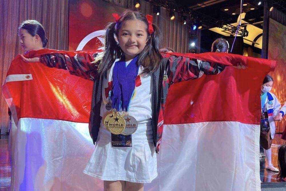 10 Potret Kemenangan Arsy di Lomba Nyanyi Amerika, Jadi Juara Umum Lho