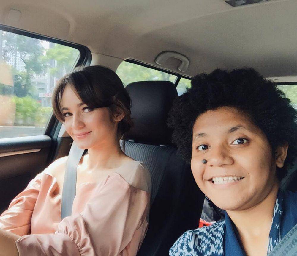 Enzy Storia bersama adik (instagram.com/enzystoria)
