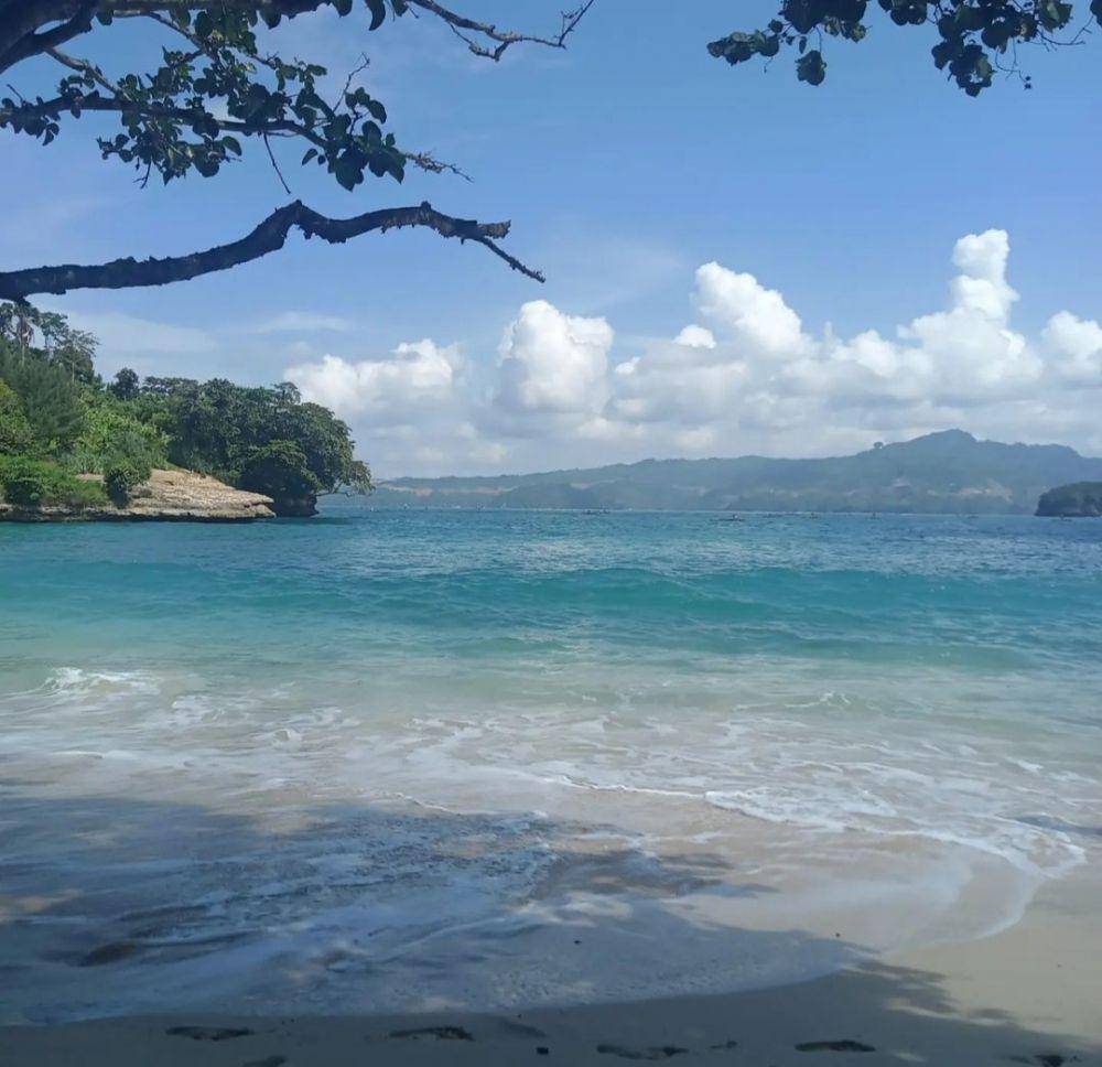 Pantai Coro (instagram.com/lets_photo12)