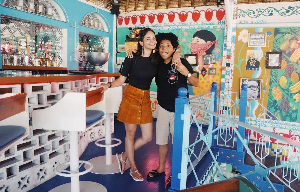 Enzy Storia bersama adik (instagram.com/enzystoria)