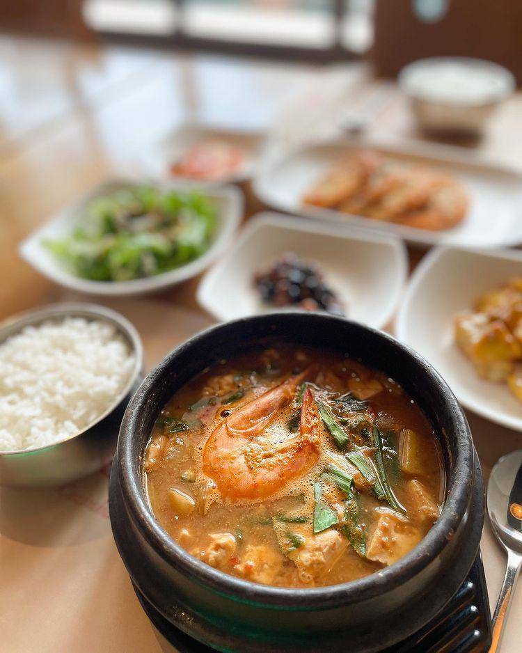 duenjang jjigae (instagram.com/restaurante_dare)