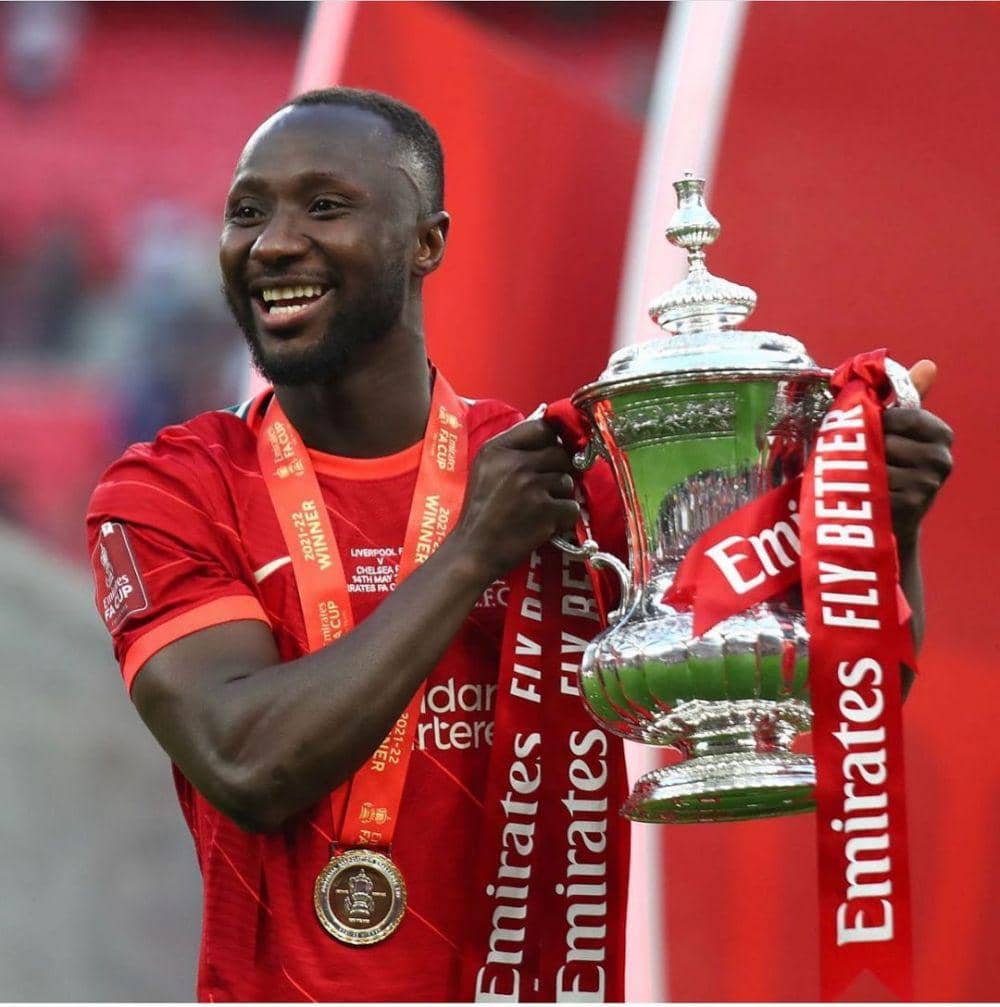 Naby Keita ikut menjuarai Piala FA musim 2021/2022 bersama Liverpool. (instagram.com/keitanabydeco)