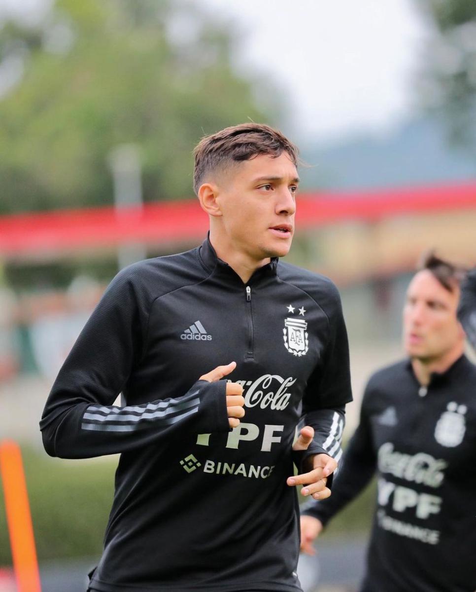 Nahuel Molina dalam sesi latihan Timnas Argentina (instagram.com/naheulmolina35)
