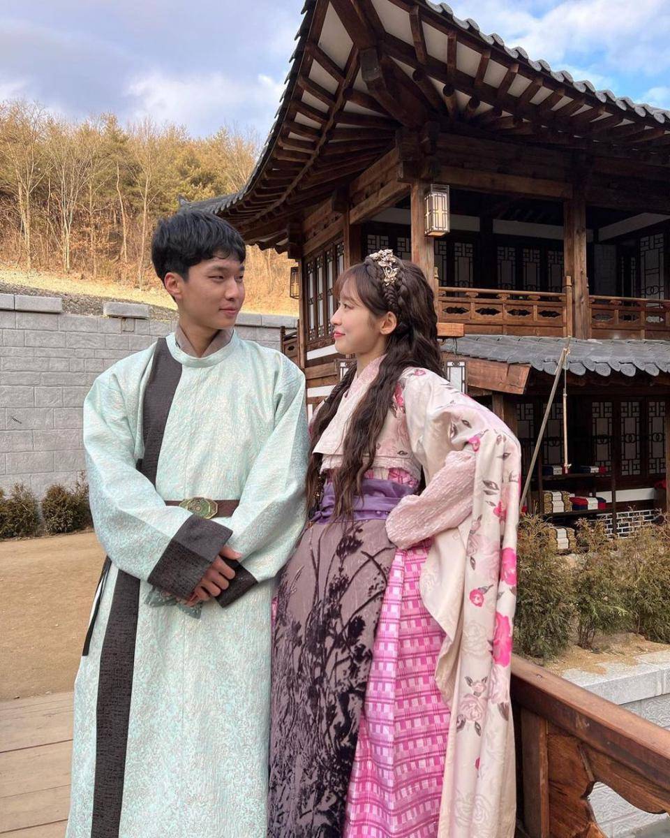 Lee Gyu Hyung dan Arin dibalik layar KDrama Alchemy of Souls (instagram.com/ye._.vely618)