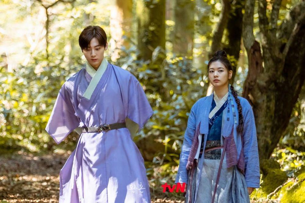 Bikin Oleng, 10 Potret Jung So Min-Hwang Min Hyun di Alchemy of Souls