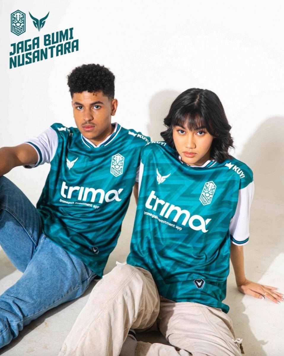 Nusantara United (NUFC) dengan bangga memperkenalkan jersey yang akan digunakan untuk melakoni pramusim jelang Liga 2 2022/23. Foto NUFC