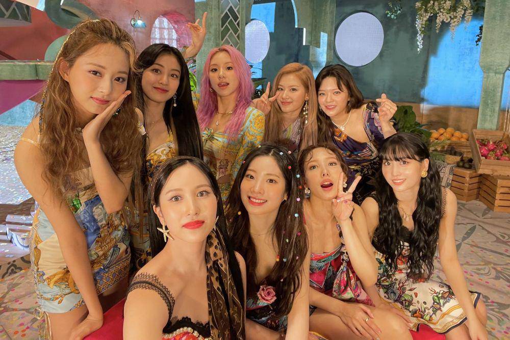 TWICE (twitter.com/JYPETWICE)