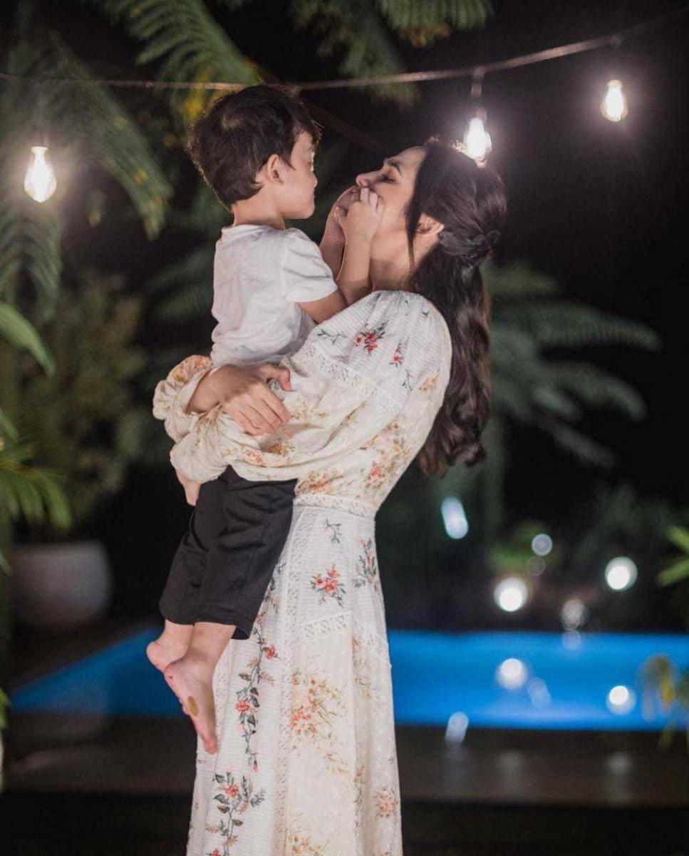 Syifa & anak kecil (instagram.com/syifahadjureal)
