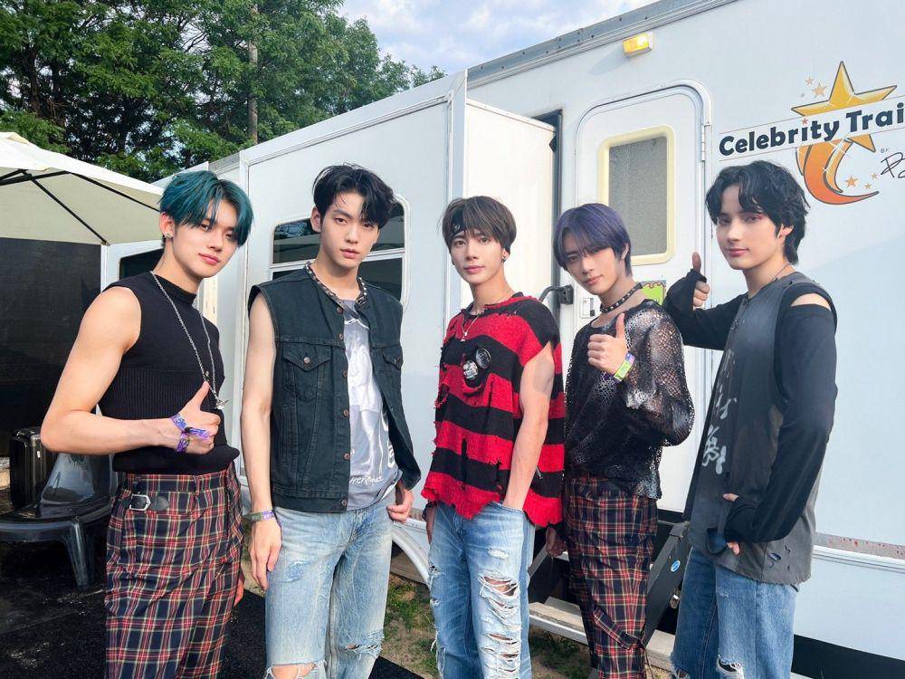 Tomorrow X Together (TXT) (twitter.com/TXT_bighit)