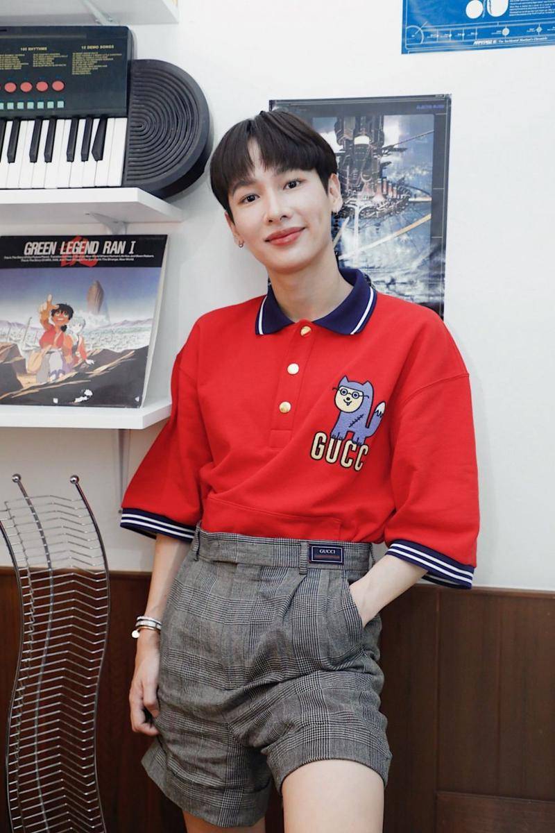 potret Gun Atthaphan di Kafe miliknya "Last House on The Right" (twitter.com/mayaonline2002)