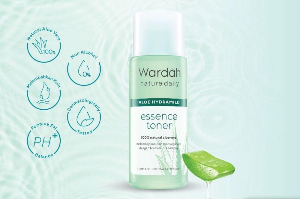 Wardah Nature Daily Aloe Hydramild Essence Toner (shopee.co.id/wardahofficial)